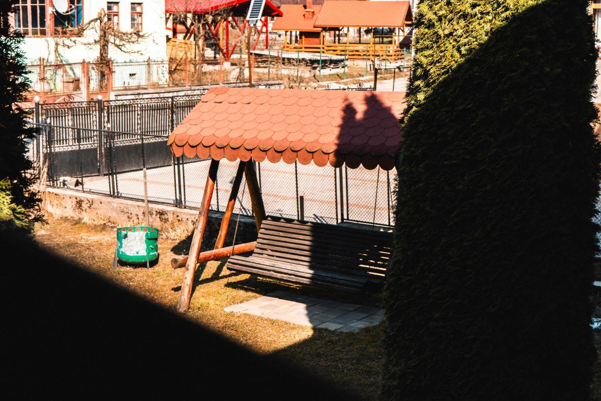 Pensiunea Casa Soarelui Podu Dimbovitei Exterior foto